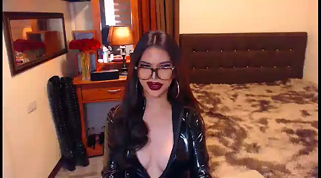 Snapshot of EXTREMELYDOM chatting on February 7, 2025, 11:45 am EXTREMELYDOM online show from February 7, 2025, 11:45 am