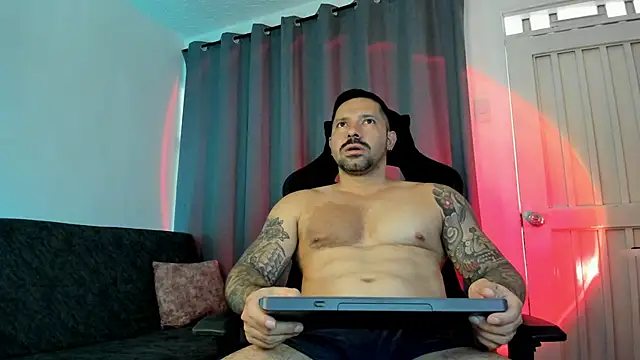 Snapshot of Pierre_Vidal chatting on October 16, 2025, 7:48 pm Pierre Vidal online show from October 16, 2025, 7:48 pm