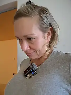 sexymarilyncolombia online show from March 4, 2026, 2:56 pm