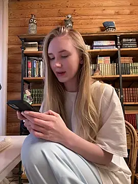 MariaTull online show from March 15, 2026, 2:12 pm