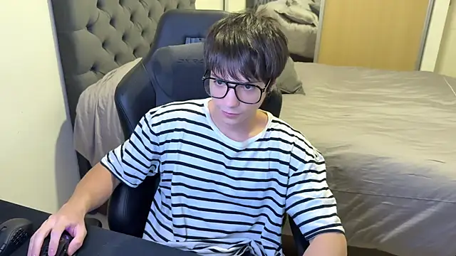 SasukeUhchiaa online show from March 11, 2025, 11:48 pm