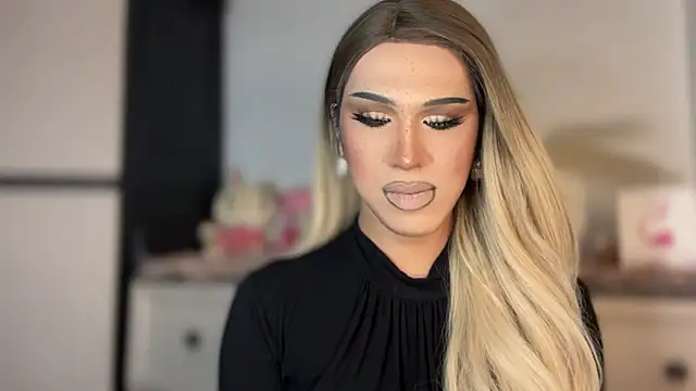 Snapshot of Ts_glamxxxx chatting on February 13, 2026, 12:39 am Ts glamxxxx online show from February 13, 2026, 12:39 am