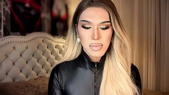 Snapshot of Ts_glamxxxx chatting on March 3, 2026, 3:23 am Ts glamxxxx online show from March 3, 2026, 3:23 am