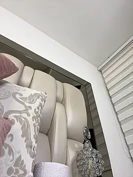 Snapshot of ALISSON_FOXXX1 chatting on February 5, 2026, 10:58 pm ALISSON FOXXX1 online show from February 5, 2026, 10:58 pm