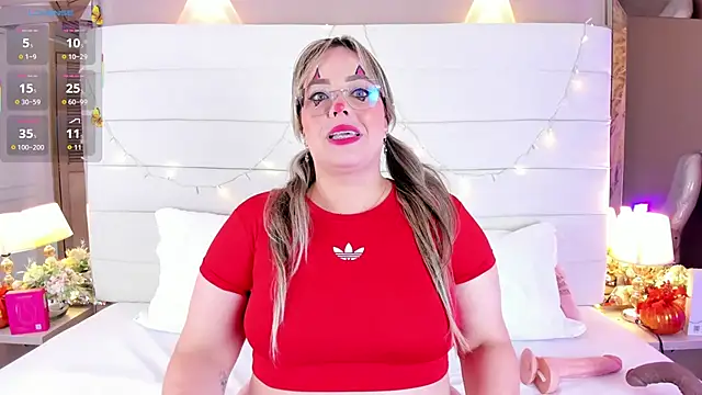 Charlotte93  online show from October 14, 2025, 12:06 pm