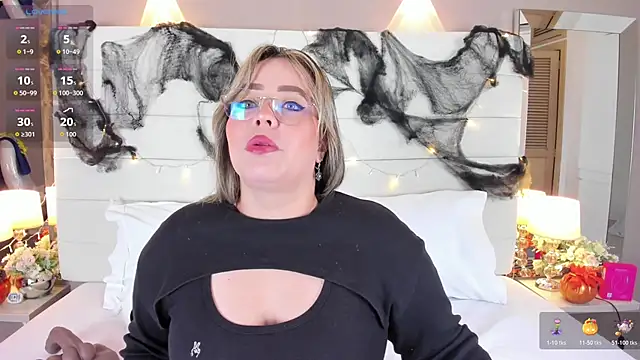 Charlotte93  online show from October 17, 2025, 11:57 am