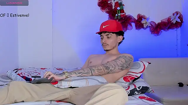 Snapshot of steve_latin chatting on December 31, 2024, 7:40 pm steve latin online show from December 31, 2024, 7:40 pm