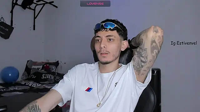 Snapshot of steve_latin chatting on October 23, 2025, 3:22 pm steve latin online show from October 23, 2025, 3:22 pm