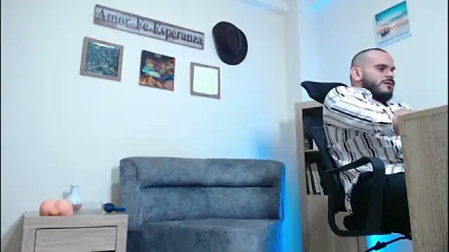 cowboyht online show from April 14, 2026, 4:40 am