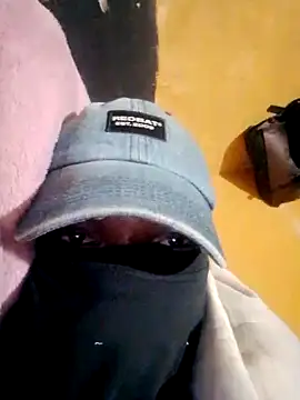 Snapshot of LULE37587001 chatting on November 16, 2025, 8:47 pm LULE37587001 online show from November 16, 2025, 8:47 pm