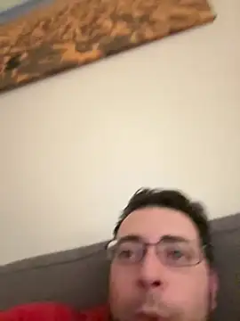 Snapshot of Italo1988 chatting on February 25, 2025, 10:18 pm Italo1988 online show from February 25, 2025, 10:18 pm