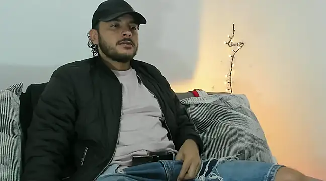 tuyo1995 online show from January 11, 2025, 5:31 am