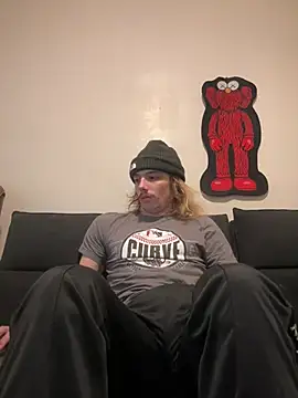 Snapshot of trippyski chatting on January 2, 2025, 6:40 am trippyski online show from January 2, 2025, 6:40 am