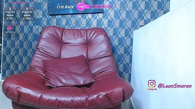 Snapshot of Leonsmoron chatting on June 20, 2026, 11:29 pm Leonsmoron online show from June 20, 2026, 11:29 pm