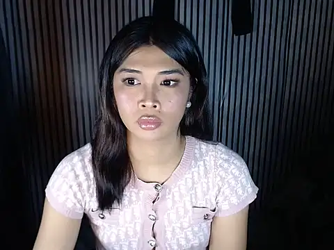 Maria-Moore online show from October 5, 2025, 3:43 pm