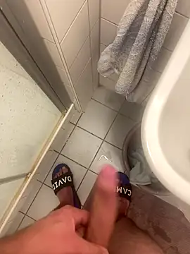 oroszlanw online show from October 14, 2025, 6:09 pm