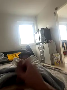 oroszlanw online show from November 17, 2025, 7:47 am