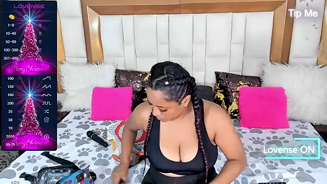 BellaKarla online show from December 26, 2024, 7:49 pm