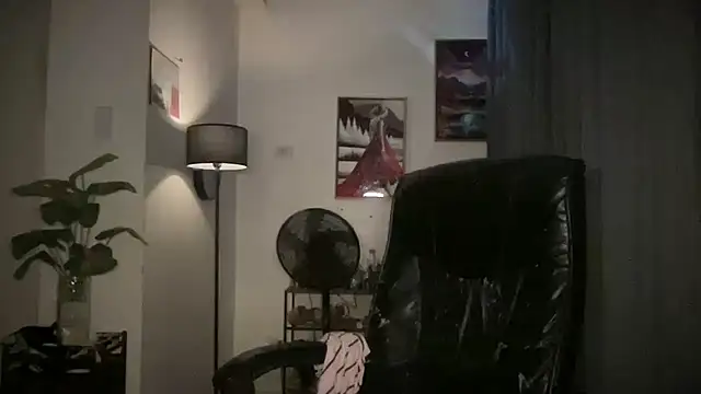 Bella Gordon online show from September 20, 2025, 5:58 pm