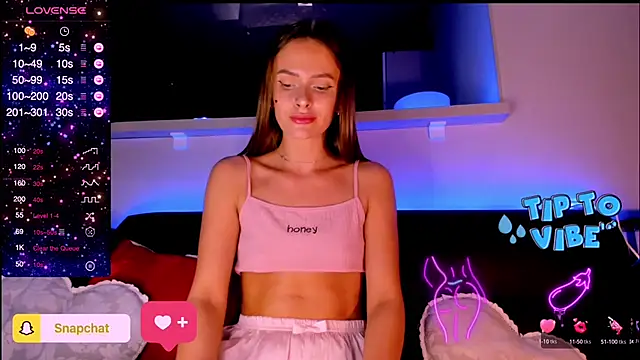 Snapshot of madina_taher chatting on February 16, 2025, 9:16 pm madina taher online show from February 16, 2025, 9:16 pm