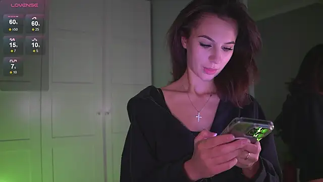 -JuicyMolly- online show from October 27, 2025, 3:38 pm