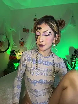 Cinamoonn online show from November 1, 2025, 10:01 pm