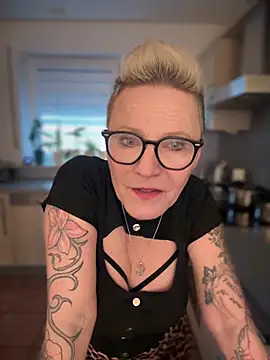 German Milf online show from January 23, 2025, 2:17 pm