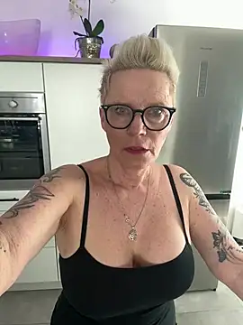 German Milf online show from March 19, 2025, 9:28 am