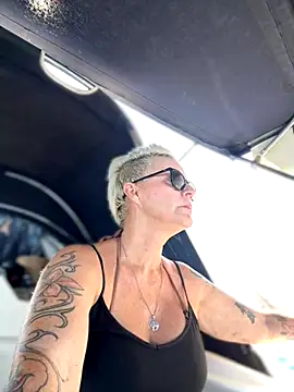 German Milf online show from September 12, 2025, 10:59 am