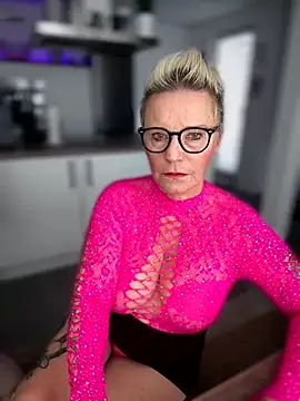 German Milf online show from October 8, 2025, 12:58 pm