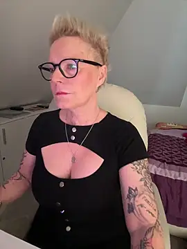 German Milf online show from January 6, 2026, 10:19 am