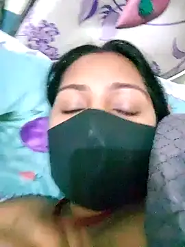 Shristiprakash0 online show from November 18, 2025, 4:28 am