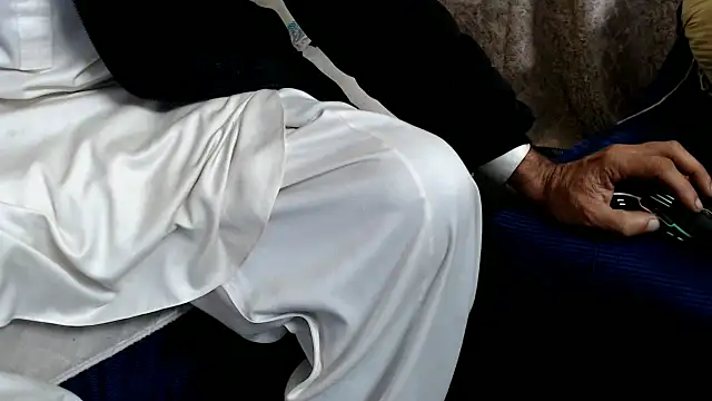 Snapshot of amrozia chatting on January 6, 2025, 10:57 am amrozia online show from January 6, 2025, 10:57 am