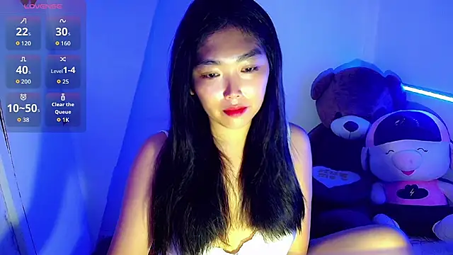 TR4NSCUTI3 online show from September 14, 2025, 10:36 am