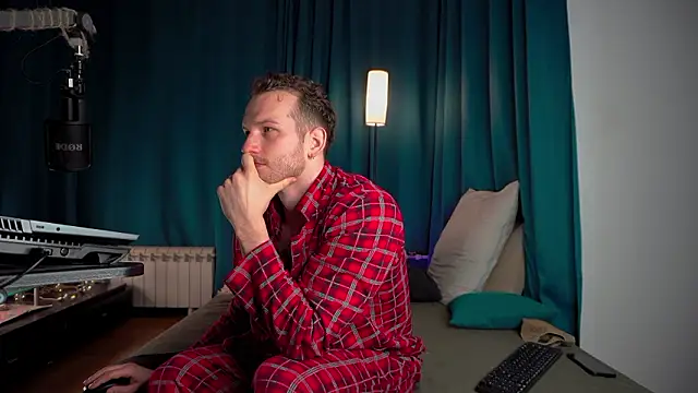 VIktorSecret online show from February 18, 2026, 3:57 am