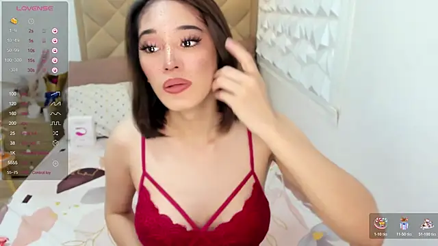 TsHeartXxx online show from October 23, 2025, 5:40 am