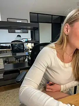 EmaSalis online show from January 21, 2025, 1:11 pm