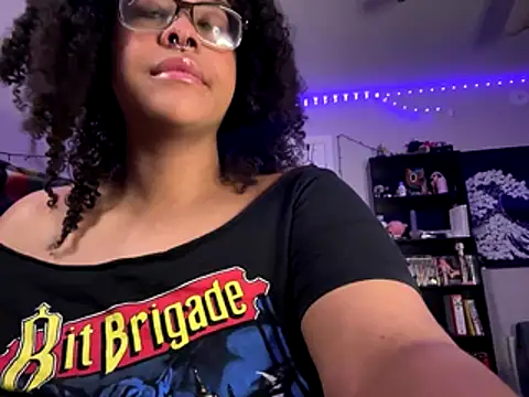 Snapshot of N1NT3NDH03 chatting on December 18, 2025, 7:03 am N1NT3NDH03 online show from December 18, 2025, 7:03 am