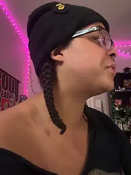 Snapshot of N1NT3NDH03 chatting on January 7, 2026, 4:59 am N1NT3NDH03 online show from January 7, 2026, 4:59 am