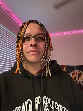 Snapshot of N1NT3NDH03 chatting on March 11, 2026, 1:06 pm N1NT3NDH03 online show from March 11, 2026, 1:06 pm