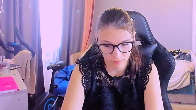 MollyLollipop online show from April 29, 2026, 5:55 am