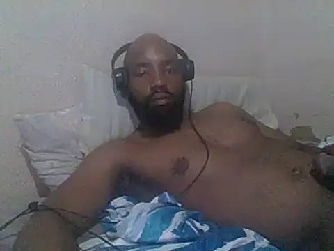 Snapshot of KAYBEEDEFREAK chatting on February 1, 2025, 8:37 pm KAYBEEDEFREAK online show from February 1, 2025, 8:37 pm