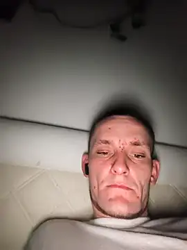 Honzziik0011 online show from March 1, 2026, 9:39 pm