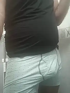 Snapshot of desicockandball chatting on December 9, 2024, 5:41 pm desicockandball online show from December 9, 2024, 5:41 pm