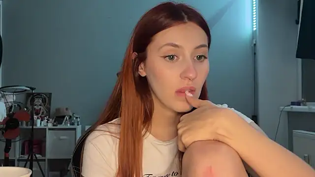 Uniarten online show from September 23, 2025, 7:28 pm