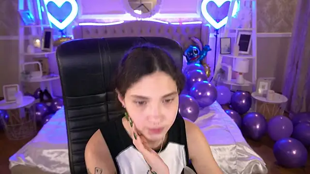 BabyFlowerr online show from January 11, 2025, 4:59 am