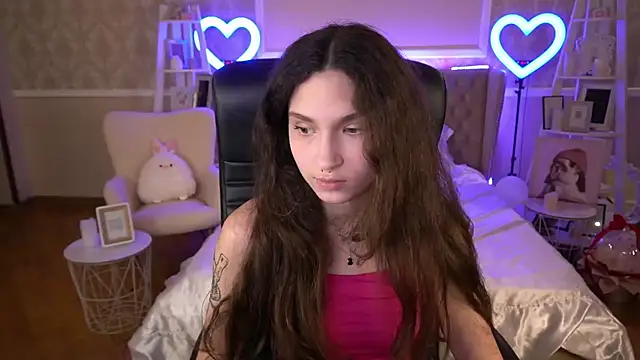 BabyFlowerr online show from March 3, 2025, 8:00 pm