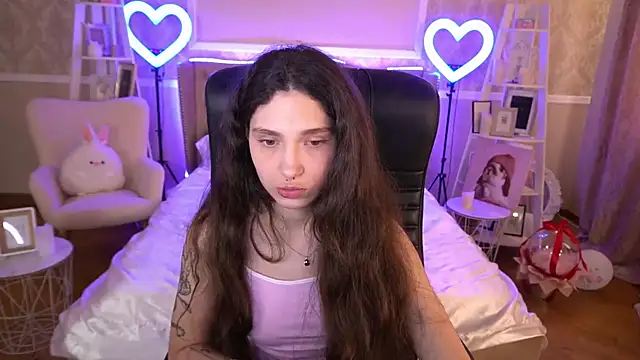 BabyFlowerr online show from March 13, 2025, 4:38 am