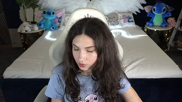 BabyFlowerr online show from October 3, 2025, 7:00 pm