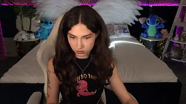 BabyFlowerr online show from October 5, 2025, 6:50 pm